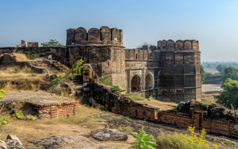 Varanasi – Prayagraj | Triveni Sangam & City Tour