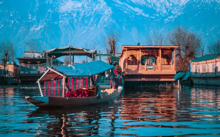 Gulmarg – Srinagar | Shikara Ride